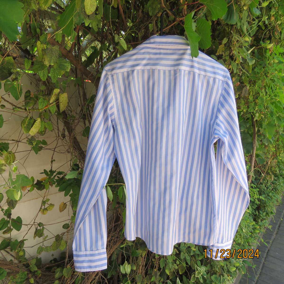 Stunning BRENTONI blue-white vertical striped long sleeve men's shirt size S - 96cm chest.As new con