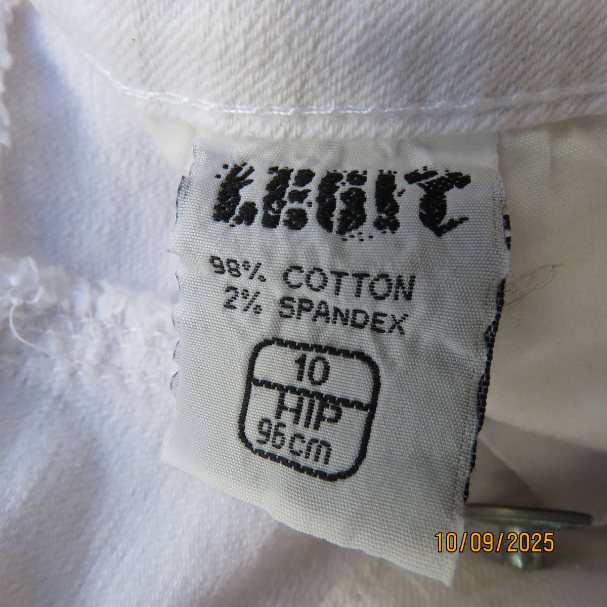LEGIT white stretch cotton bootcut low rise jeans size 32-34