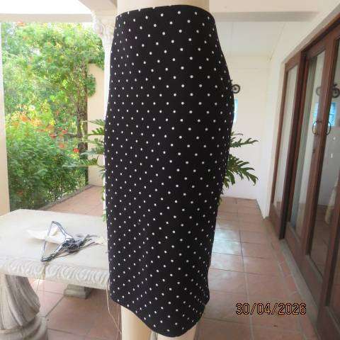 Massumi black and white polka dot pencil skirt with elasticated waist, size 44