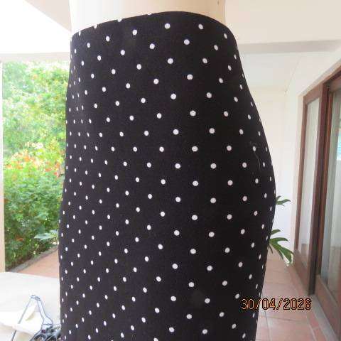 Massumi black and white polka dot pencil skirt with elasticated waist, size 44