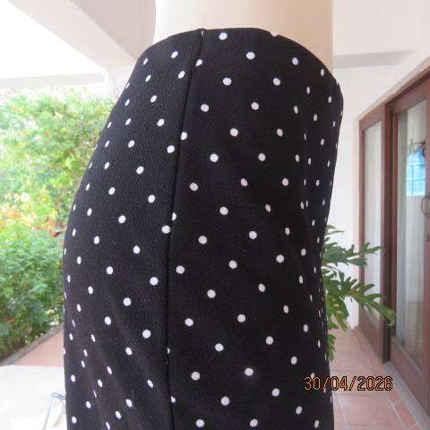 Massumi black and white polka dot pencil skirt with elasticated waist, size 44