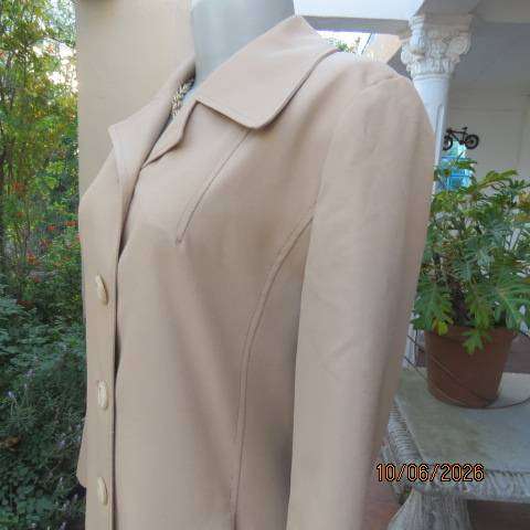 Un Signe D'OR beige trench coat - Size 34, Swiss design, button front, open collar