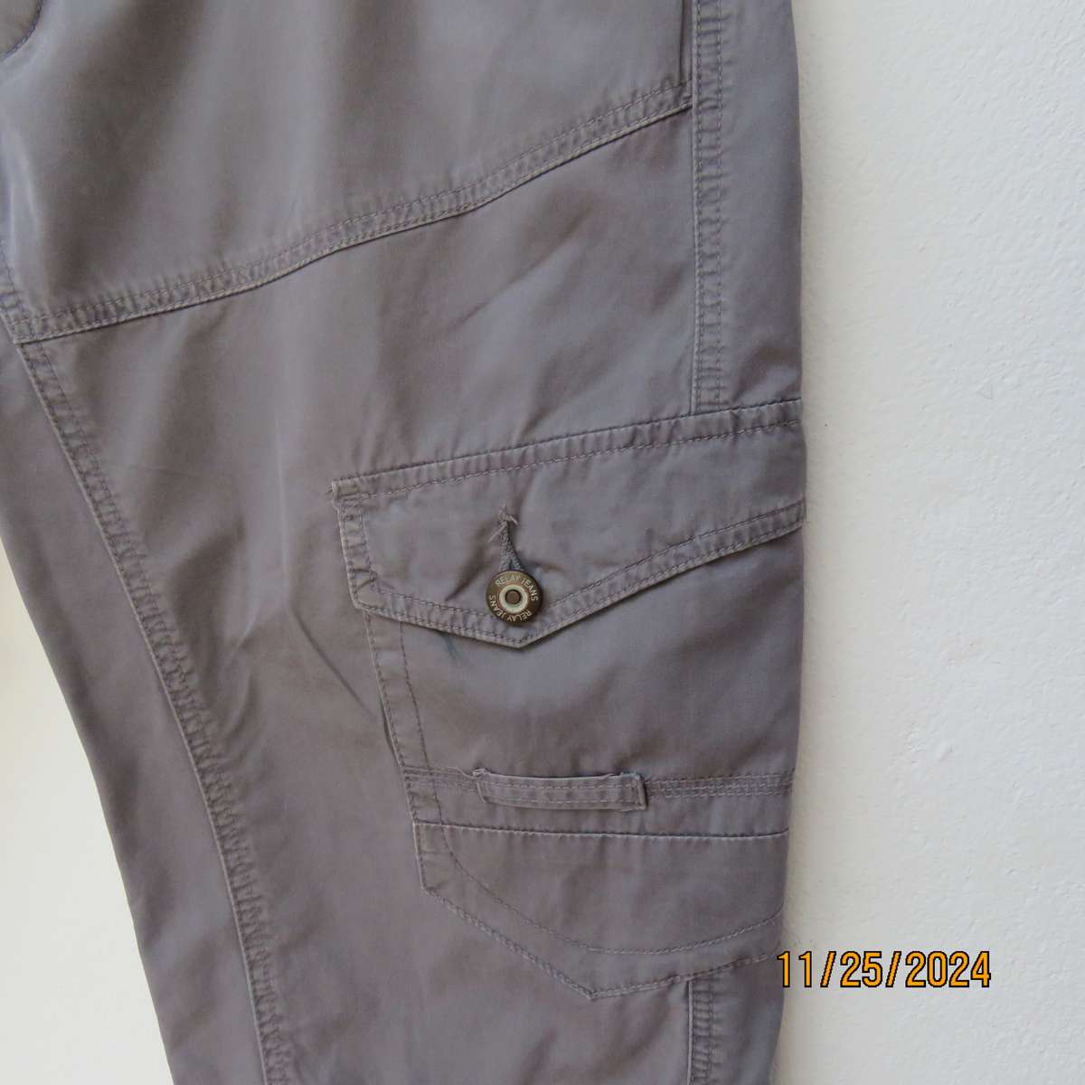 RELAY grey jeans long shorts size 36. Four front pockets-2 at back. In 100% cotton. As new cond.