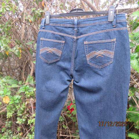 KELSO blue denim polycotton stretch jeans size 40.