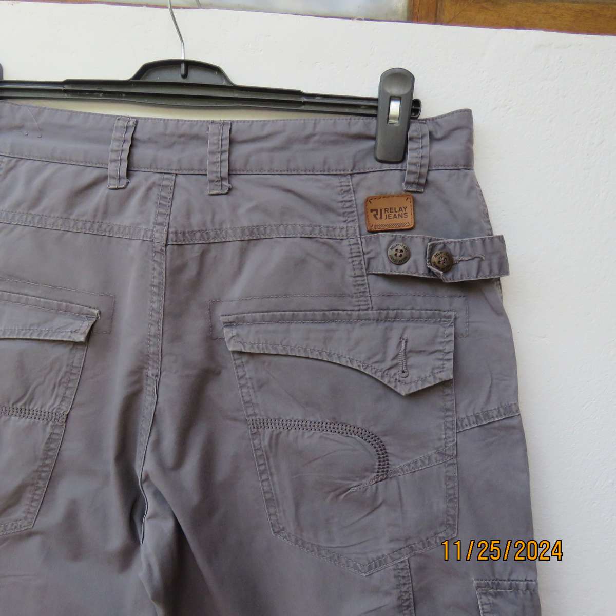 RELAY grey jeans long shorts size 36. Four front pockets-2 at back. In 100% cotton. As new cond.