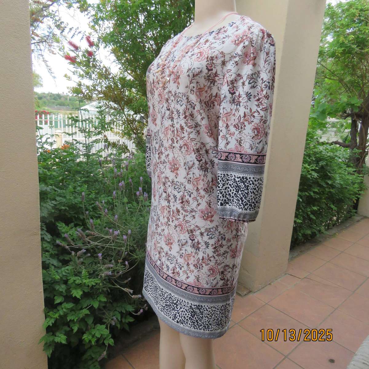 REAL Basics polyester stretch cream with crimson-brown floral print dress size 34