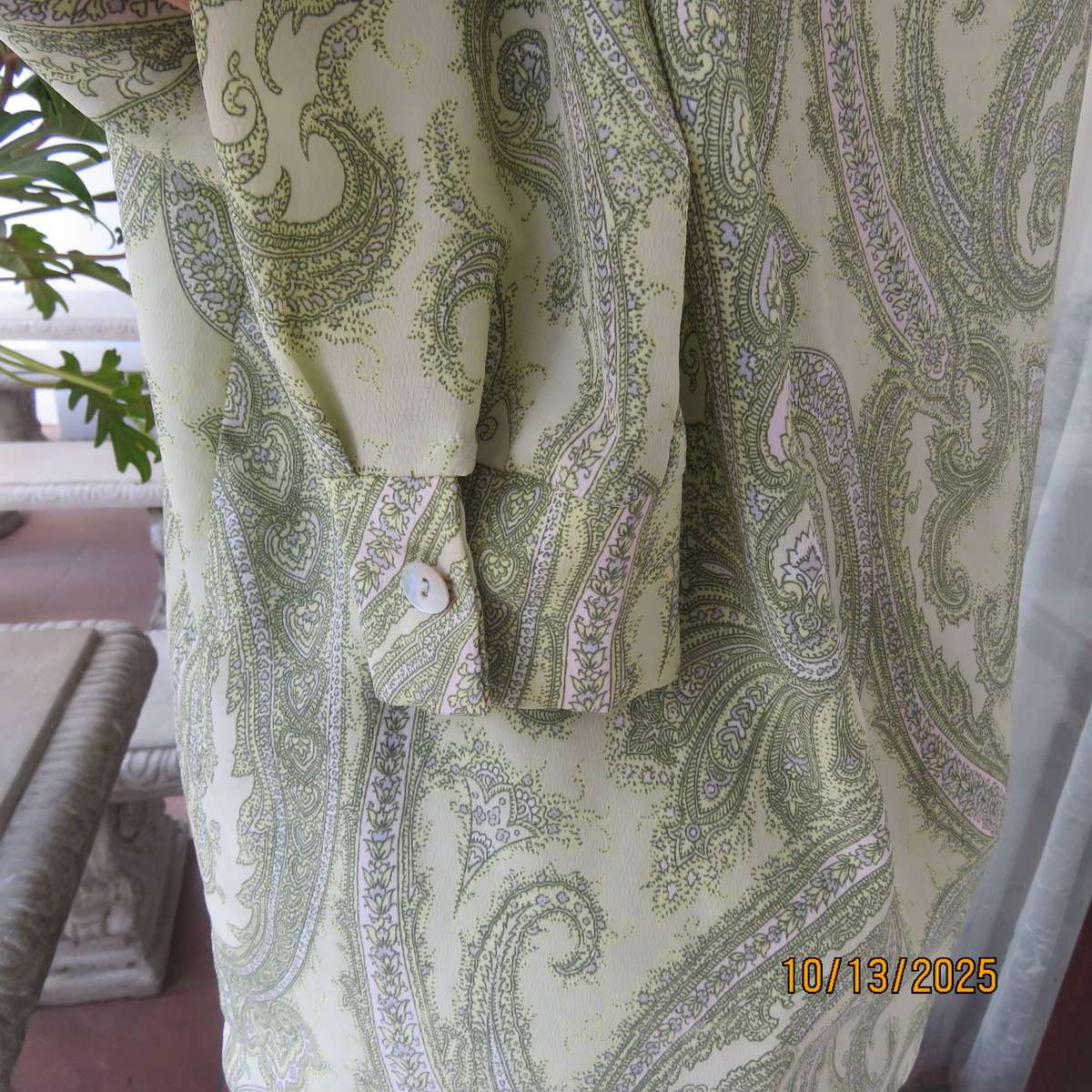 CONTRADICT mint green polyester long sleeve top with darker paisley print in size 40