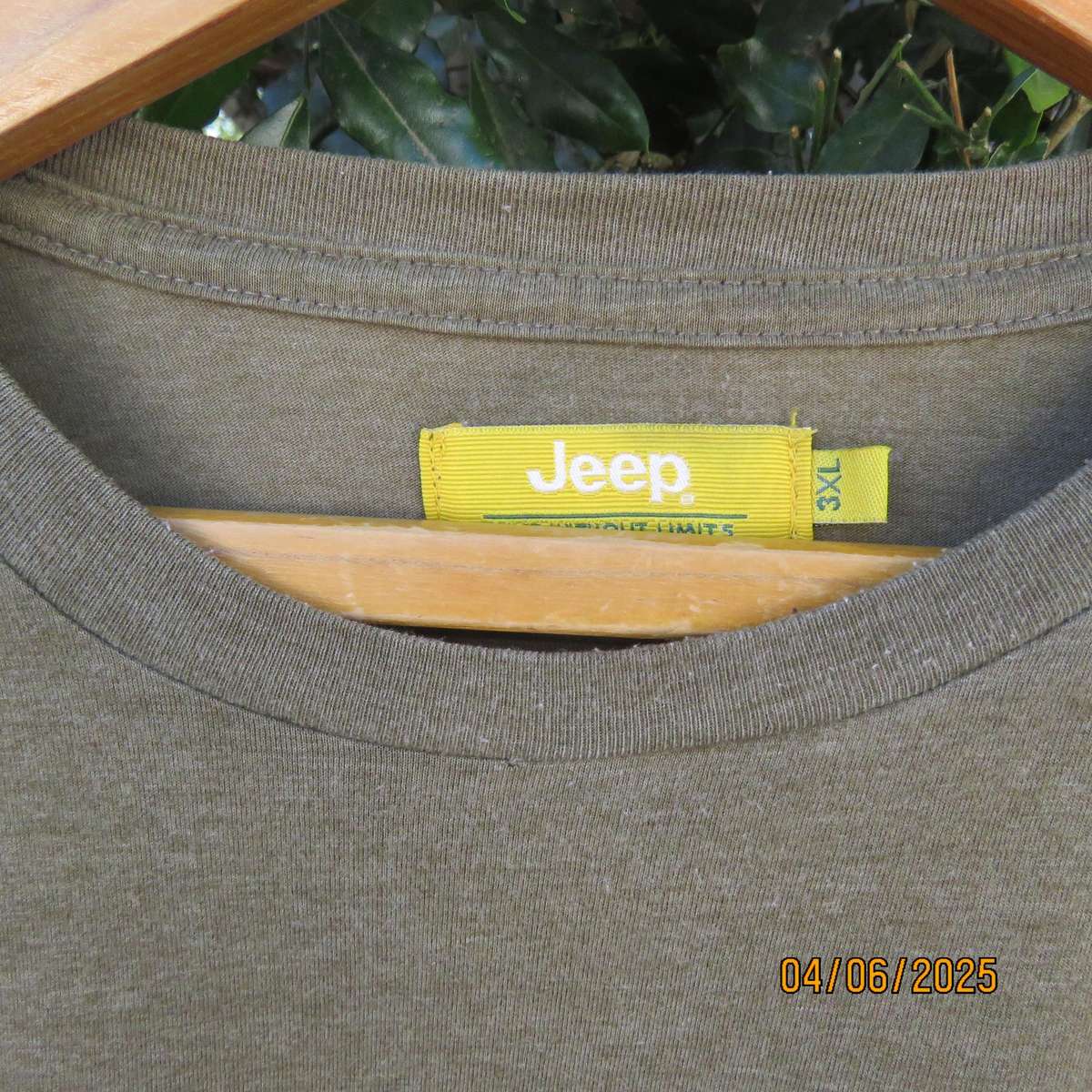 JEEP olive green-cream mottled short sleeve T shirt size 3XL