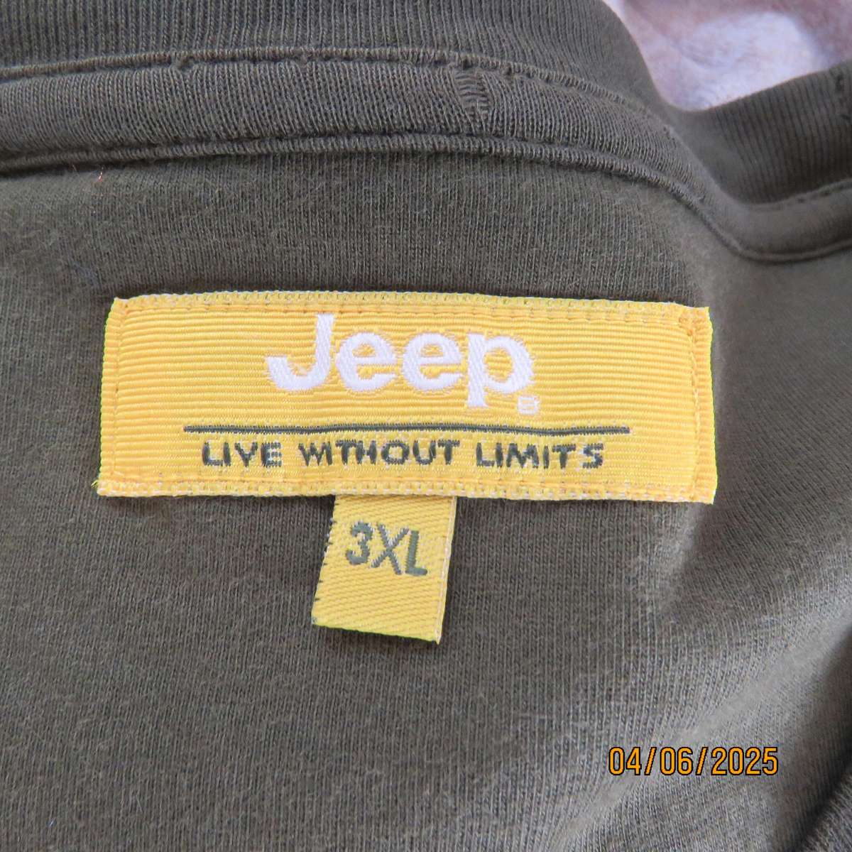 JEEP dark olive green as new short sleeve T shirt size 3XL. In 100% cotton