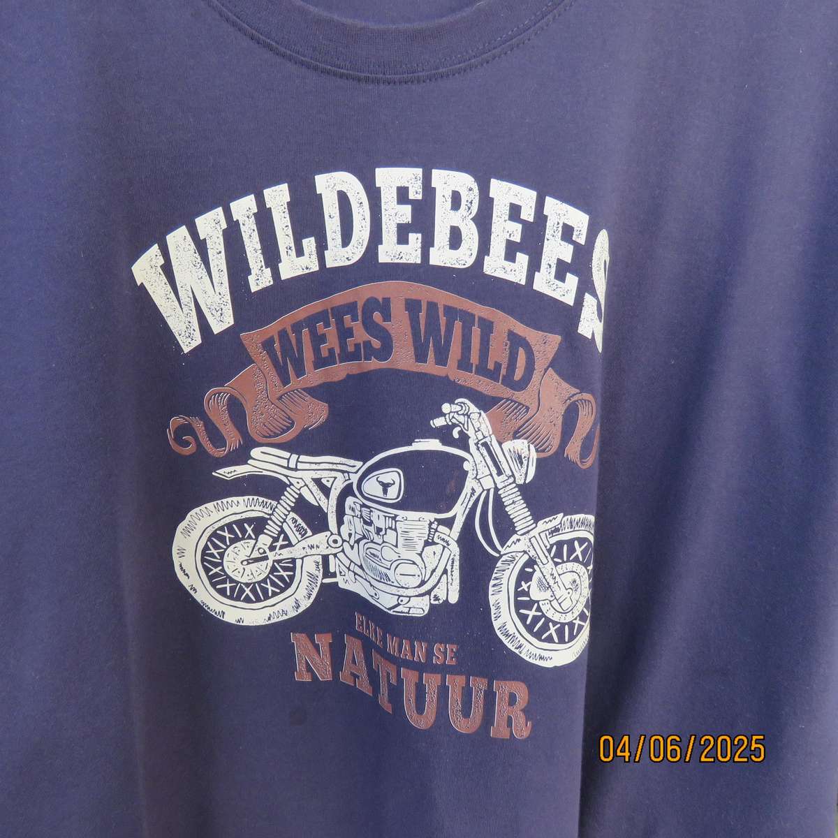 WILDEBEES navy T shirt in 100% cotton. Size 5XL with short sleeves. As new