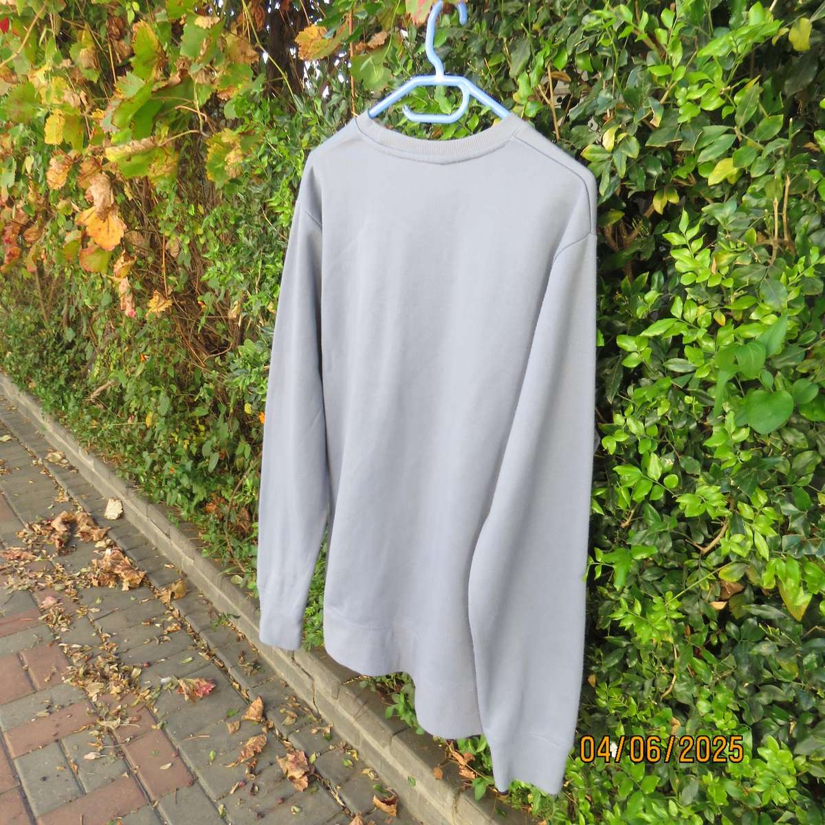 Steel blue men's warm pullover long sleeve top with fleeze inner. Size L to XL. Chest 120cm