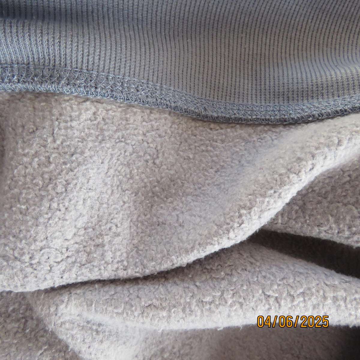 Steel blue men's warm pullover long sleeve top with fleeze inner. Size L to XL. Chest 120cm