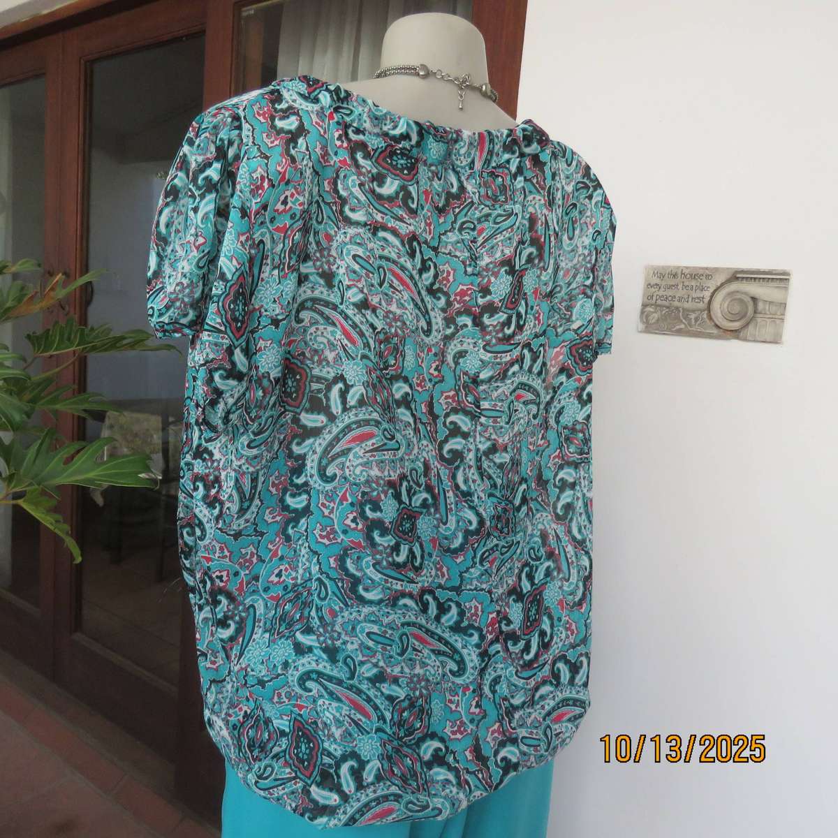 Capped sleeve jade-red-black-white bo-ho print slip over top size 46.