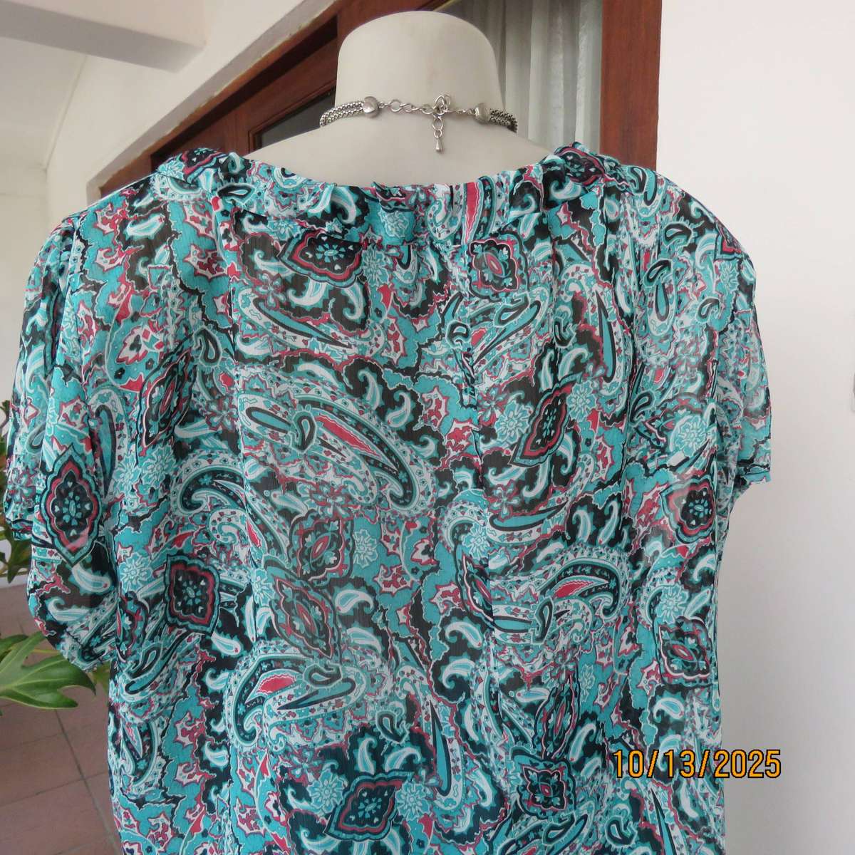 Capped sleeve jade-red-black-white bo-ho print slip over top size 46.