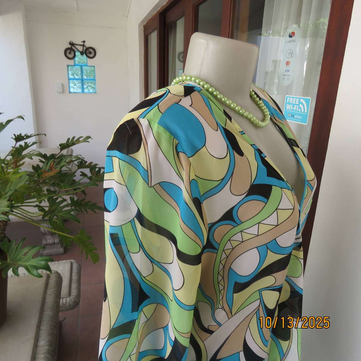 EXACT long V neck geometric printed green-blue-yellow-black polyester top size 40
