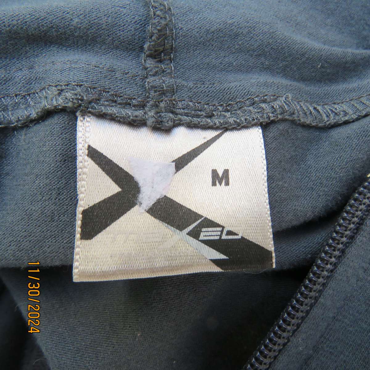 Attractive MAXED hooded dark grey-yellow stripe-white breathing fabric top. Size 34.Zip-up front.