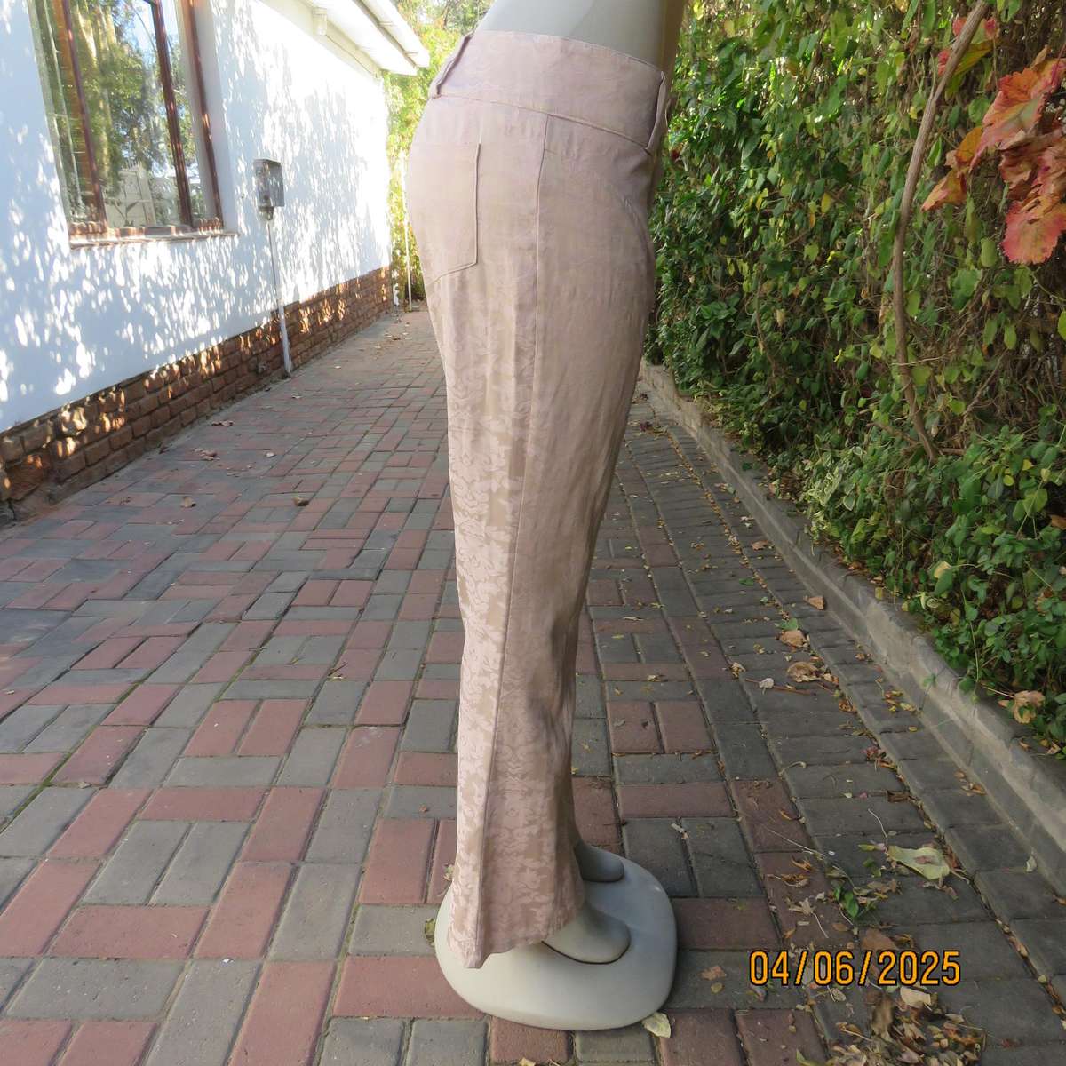 ANCIENT SPIRIT embossed wheat colour stretch polycotton bootcut pants. Size 36