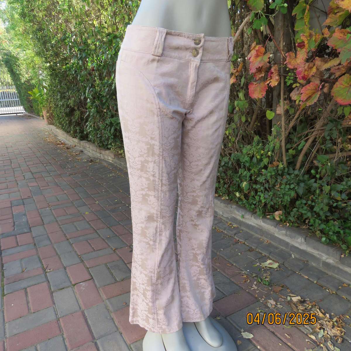 ANCIENT SPIRIT embossed wheat colour stretch polycotton bootcut pants. Size 36