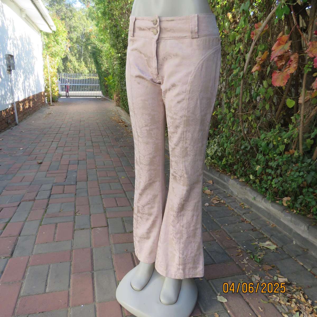 ANCIENT SPIRIT embossed wheat colour stretch polycotton bootcut pants. Size 36