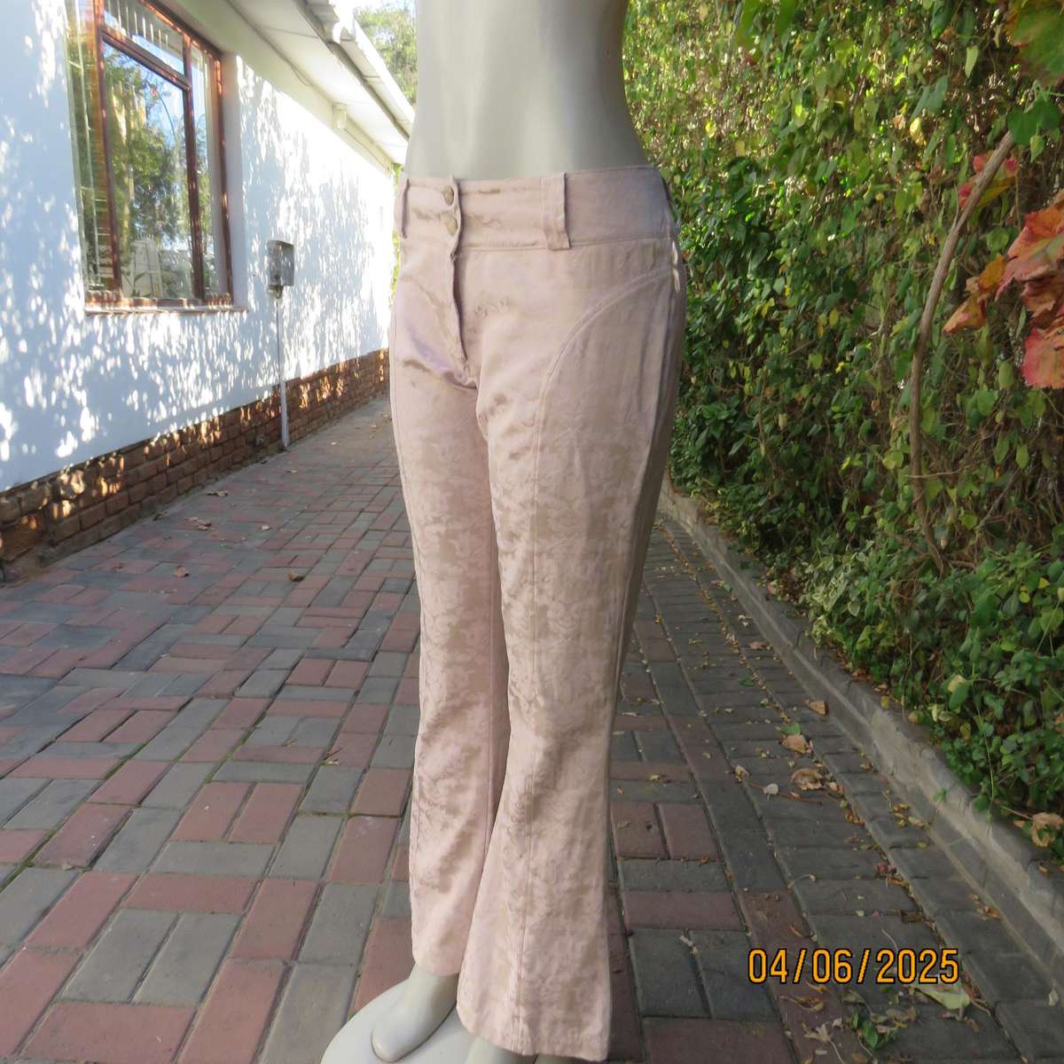 ANCIENT SPIRIT embossed wheat colour stretch polycotton bootcut pants. Size 36