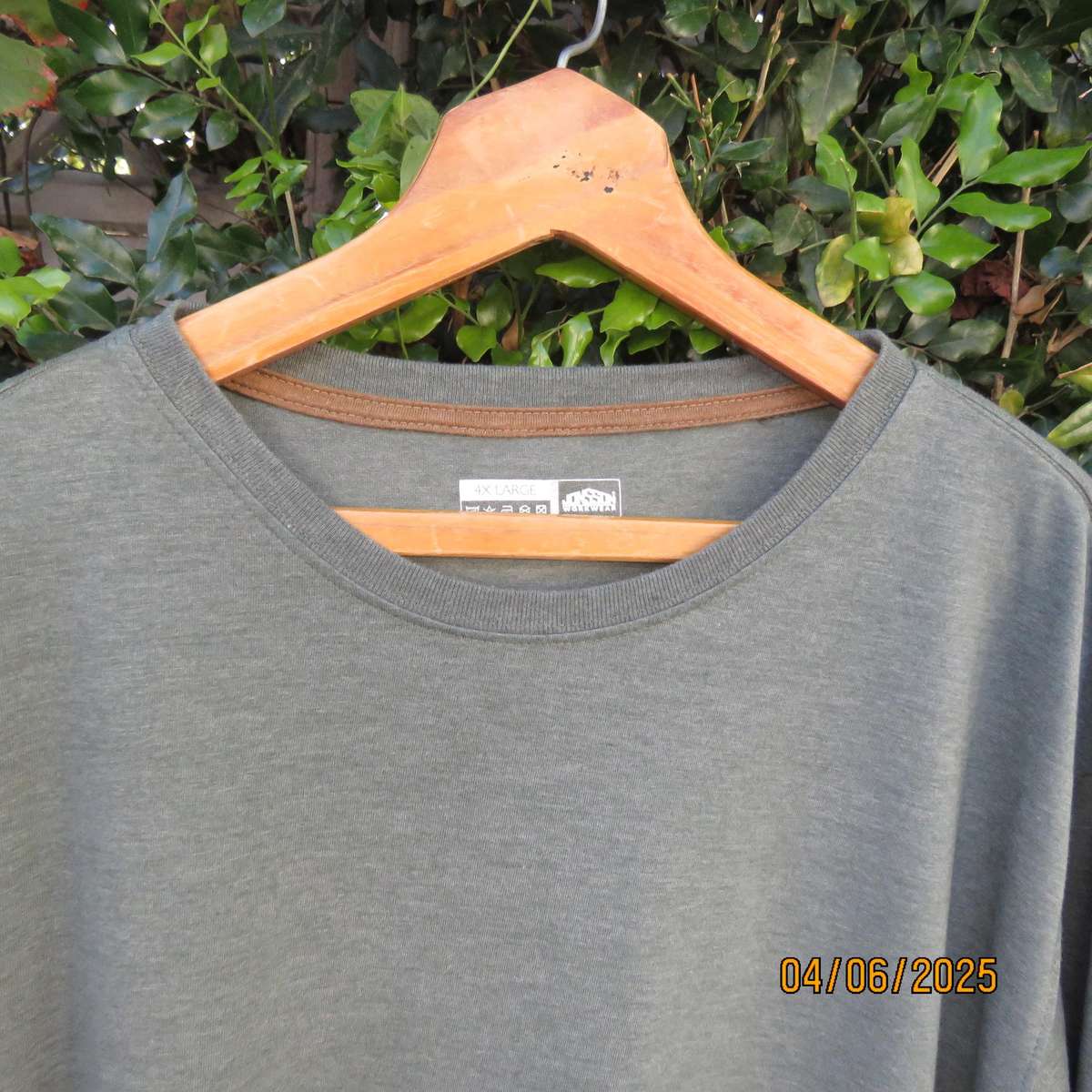 JONSSON sage green polycotton short sleeve T shirt in size 4XL. As new