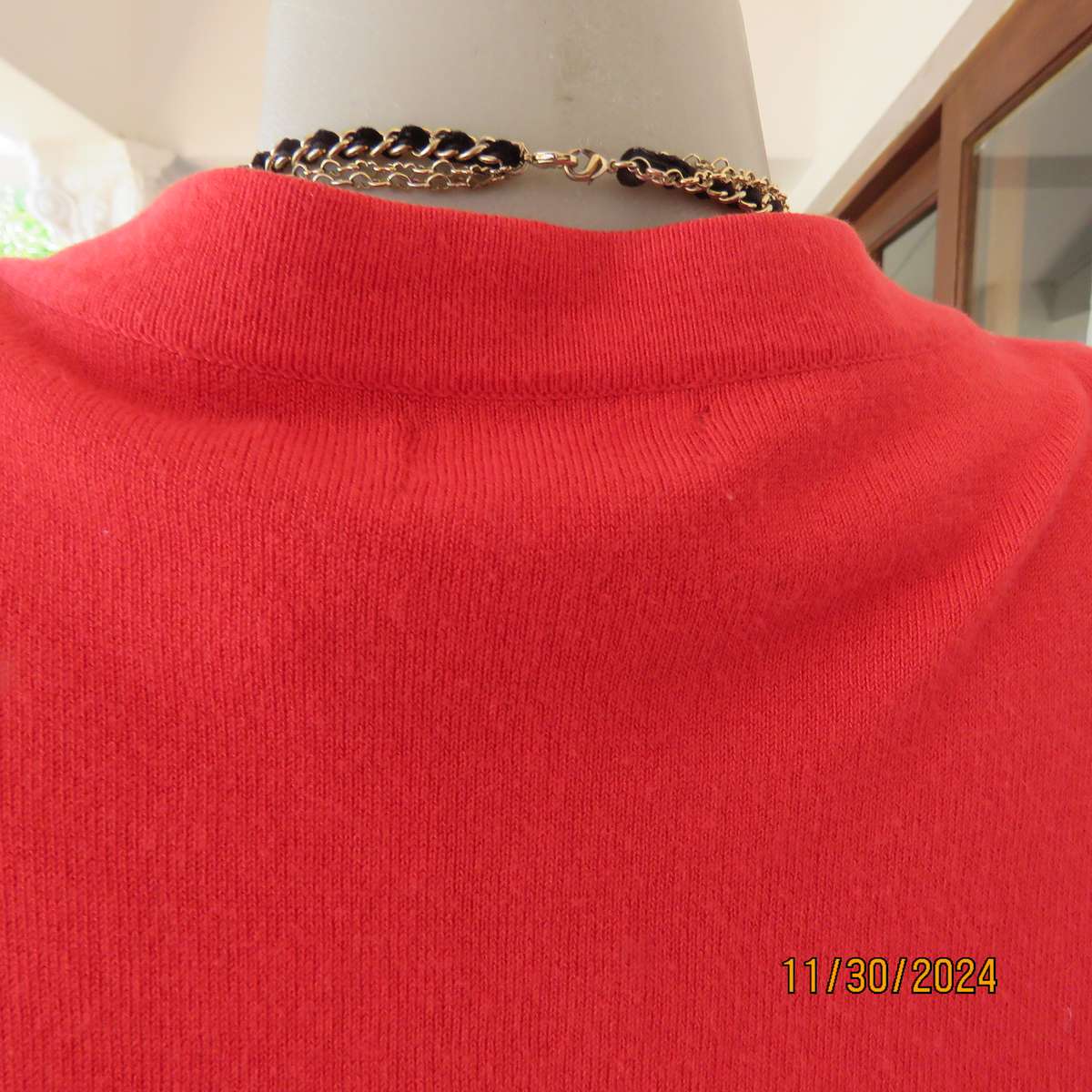 Statement red short sleeve knitted cardi in viscose stretch. Size 44-46.By RENE TAYLOR.As new