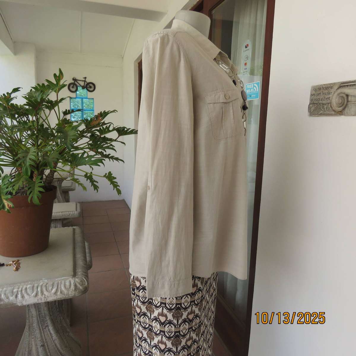 DAVID JONES ecru colour long sleeve cotton shirt with 2 pockets. Size 40