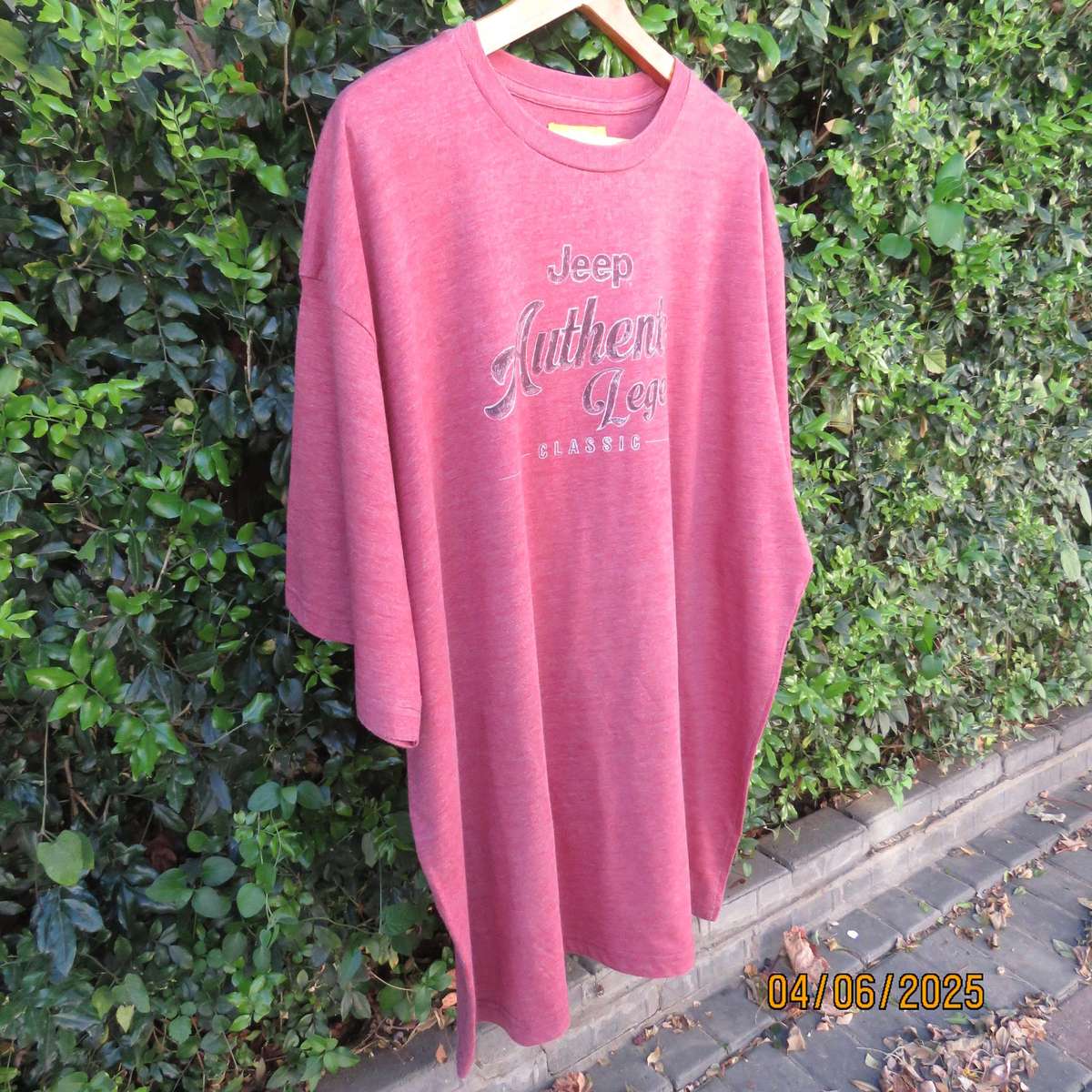 JEEP rosewood colour polycotton T shirt size 4XL. As new condition.