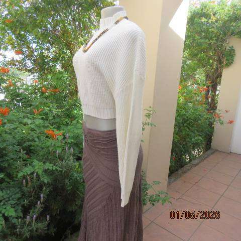 Off-white long sleeve cotton and acrylic blend knit jumper with turtle neck, size 36