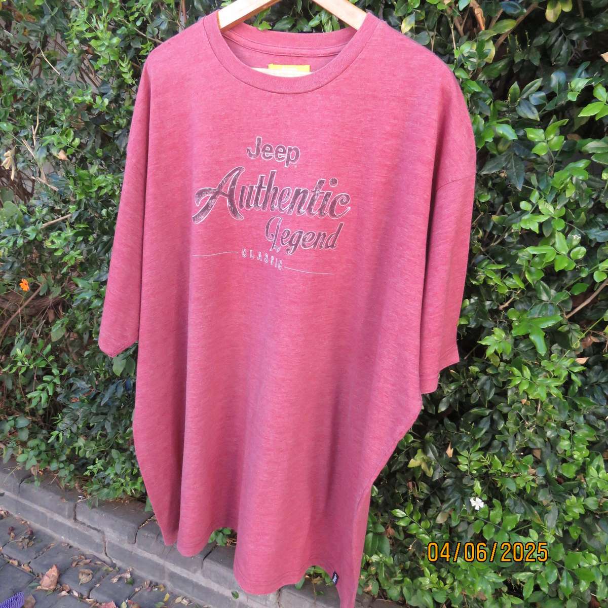 JEEP rosewood colour polycotton T shirt size 4XL. As new condition.