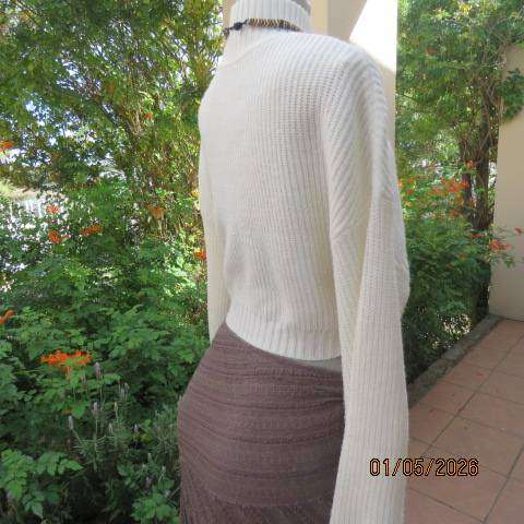 Off-white long sleeve cotton and acrylic blend knit jumper with turtle neck, size 36