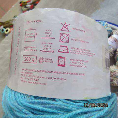 Moya double knit cotton yarn five rolls + Elle colour crush wool 200g + embroidery loop