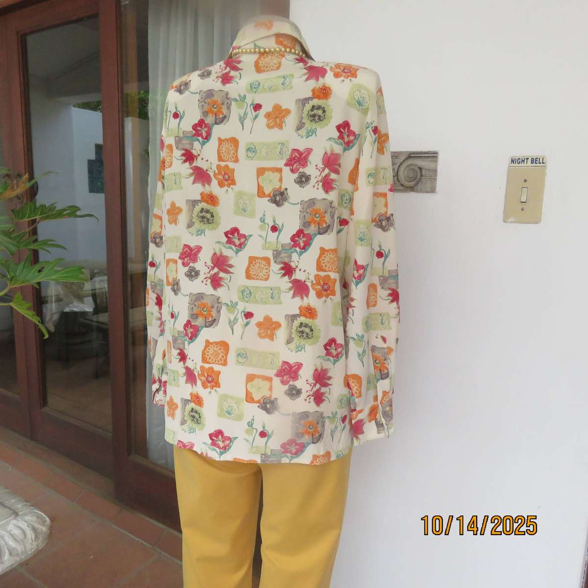 SNOW 100% pure silk cream with red-orange-green floral print top. Size 40