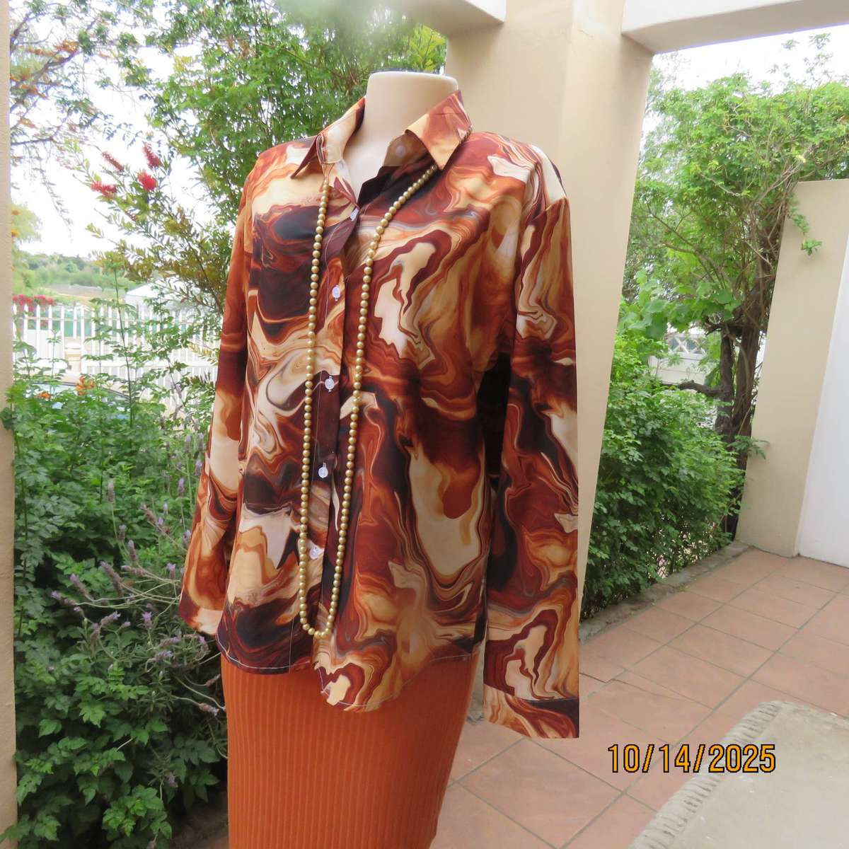 Autumn colour marble print 100% silky polyester long sleeve top size 40.