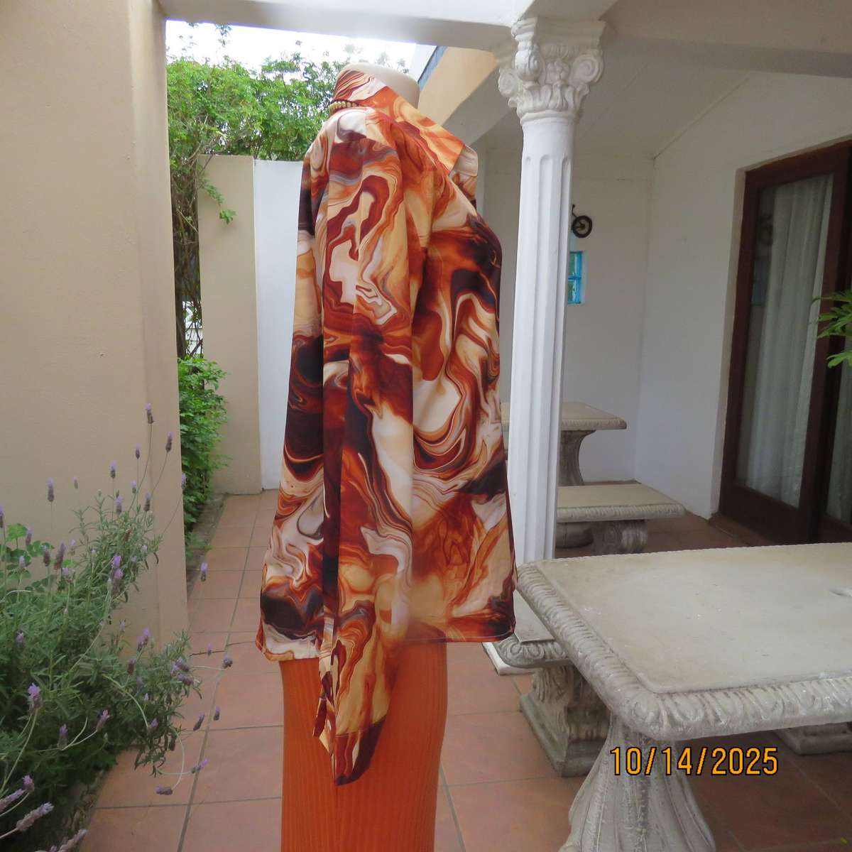 Autumn colour marble print 100% silky polyester long sleeve top size 40.