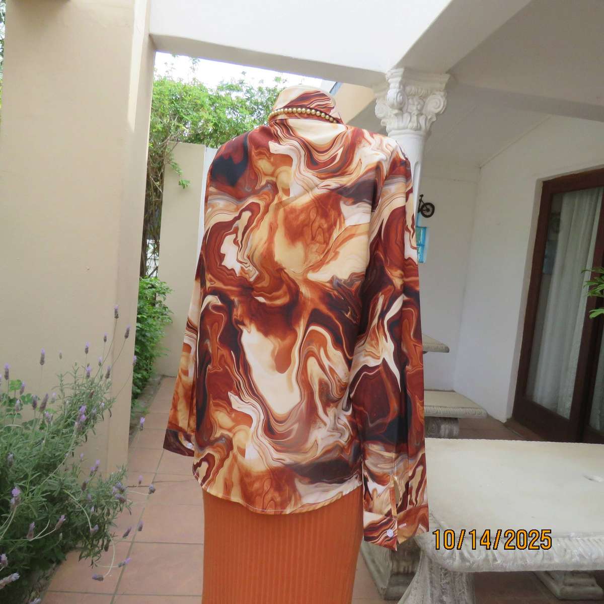 Autumn colour marble print 100% silky polyester long sleeve top size 40.