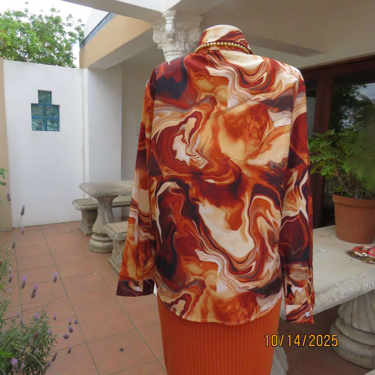 Autumn colour marble print 100% silky polyester long sleeve top size 40.