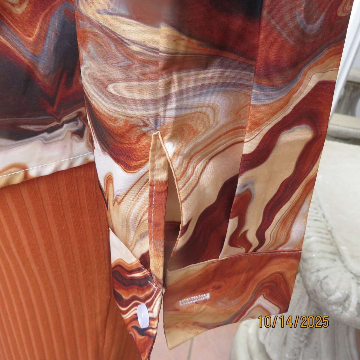 Autumn colour marble print 100% silky polyester long sleeve top size 40.