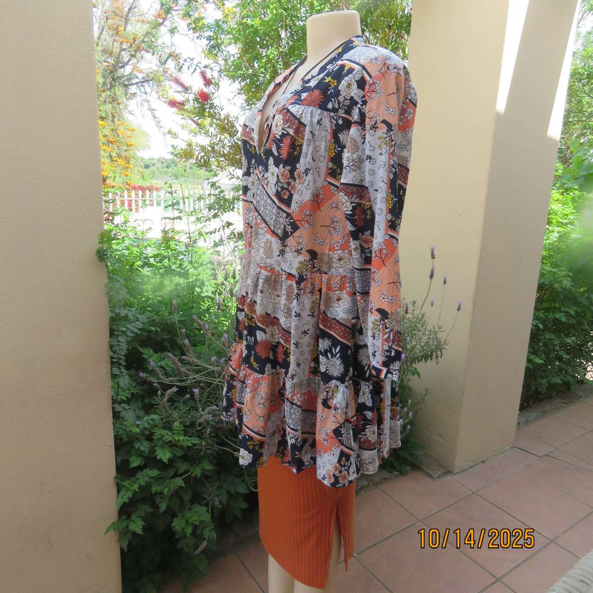 Tiered slip over slip over long sleeve cotton top in peach-navy-blue and yellow. Size 40