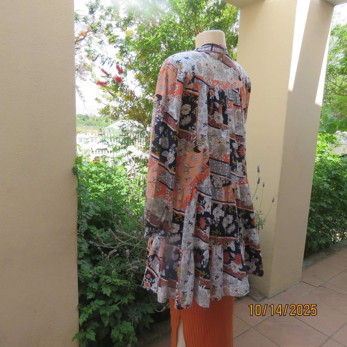 Tiered slip over slip over long sleeve cotton top in peach-navy-blue and yellow. Size 40