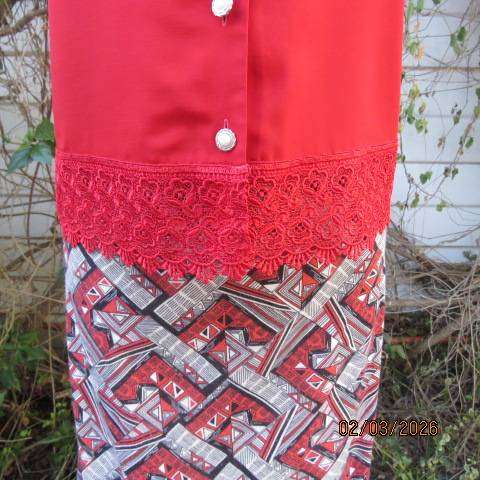 WOOLWORTHS bright red button down short sleeve top with front lace hem. Size 34