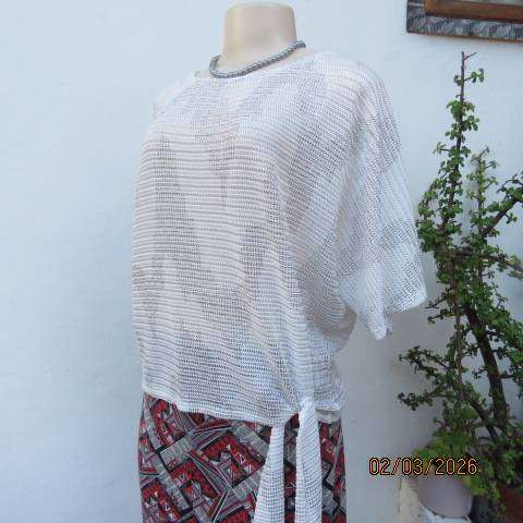 Foshini white nylon stretch slip-over top with silver thread graphic patterns, size 40