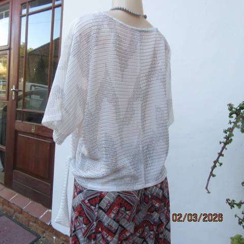 Foshini white nylon stretch slip-over top with silver thread graphic patterns, size 40