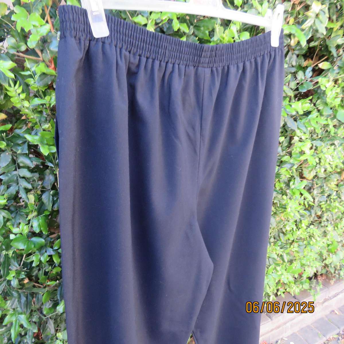 GINA at WORK dark navy pants size 44 in poly-viscose. Elastic waist