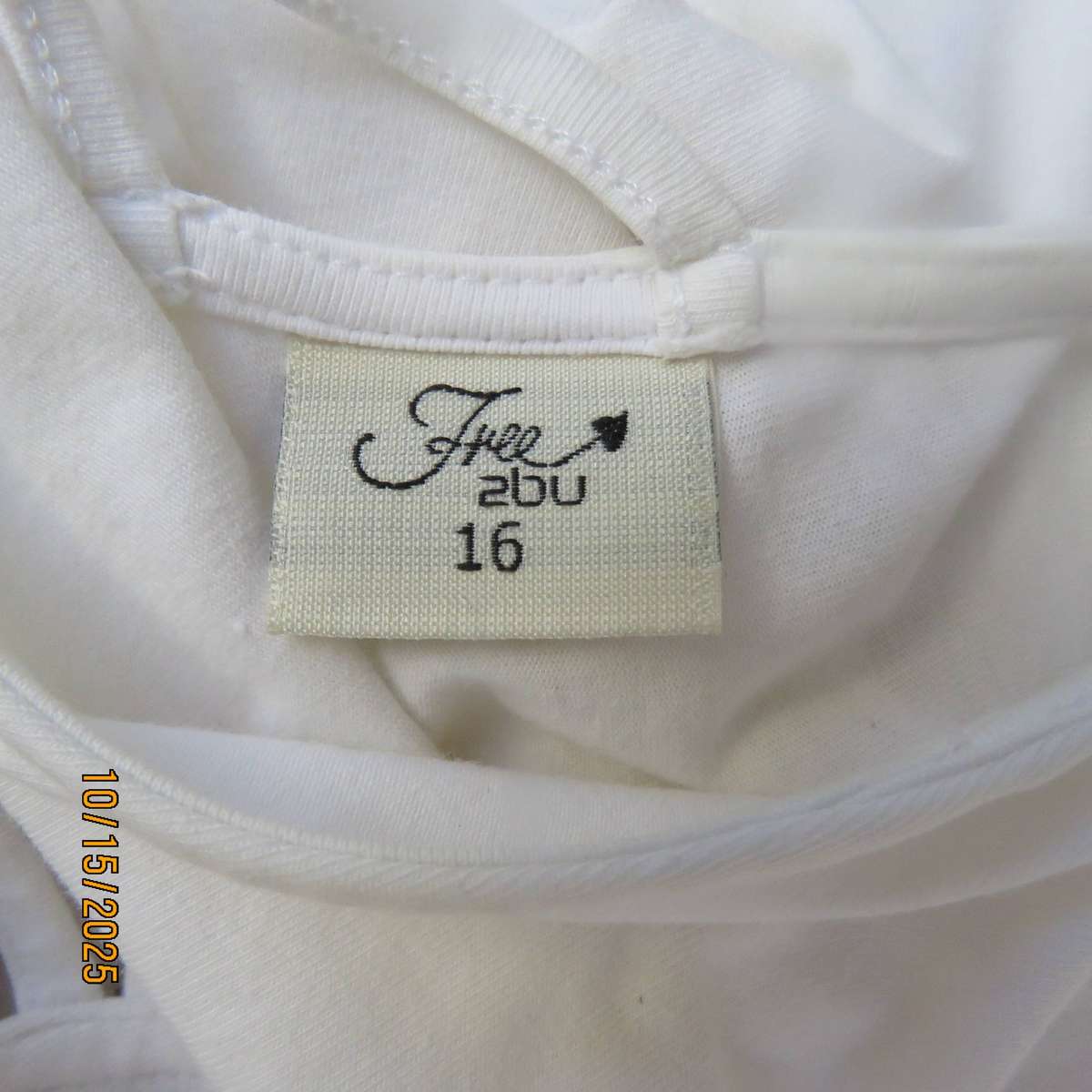 FREE2bu white stretch cotton size 40 top with low V back-connecting straps