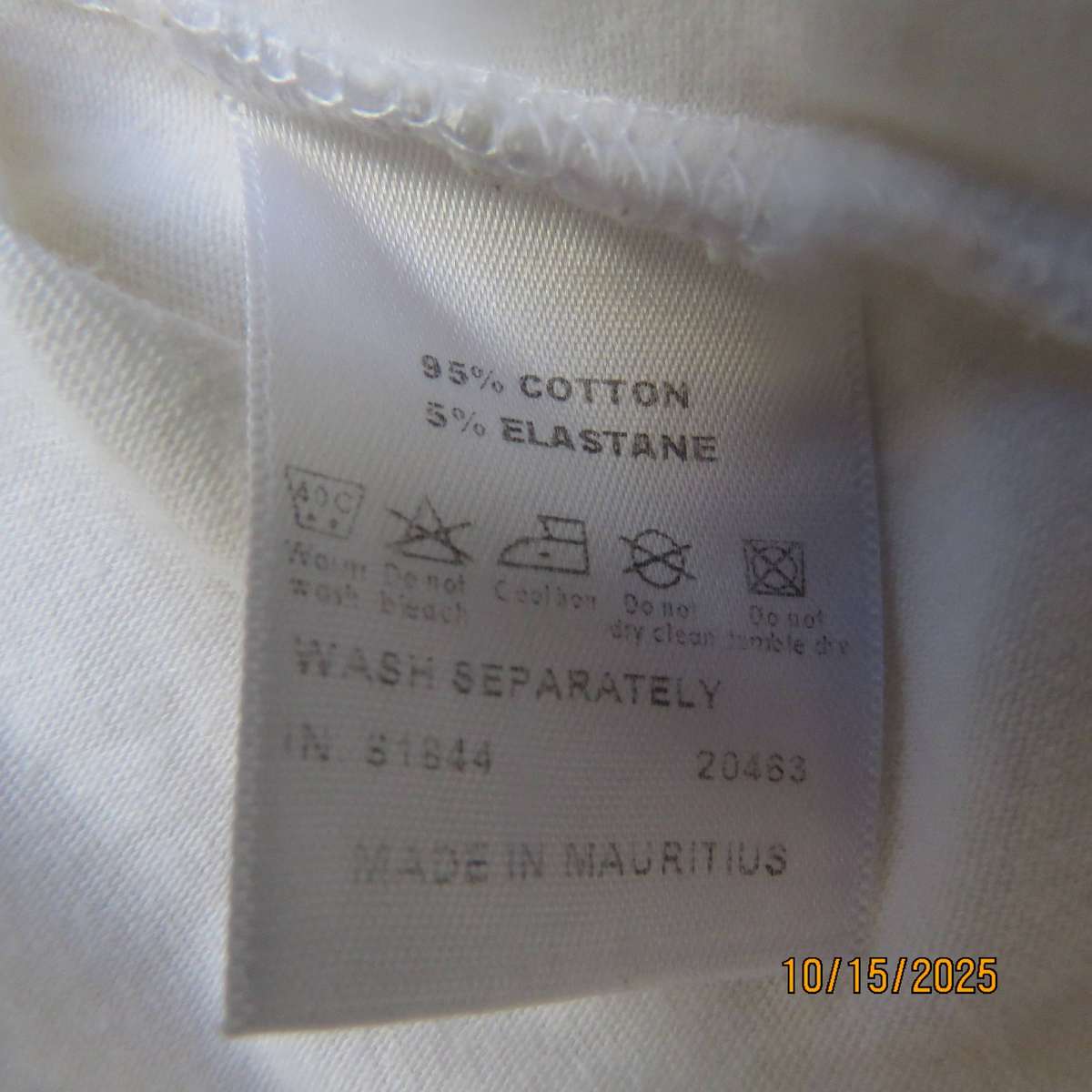 FREE2bu white stretch cotton size 40 top with low V back-connecting straps