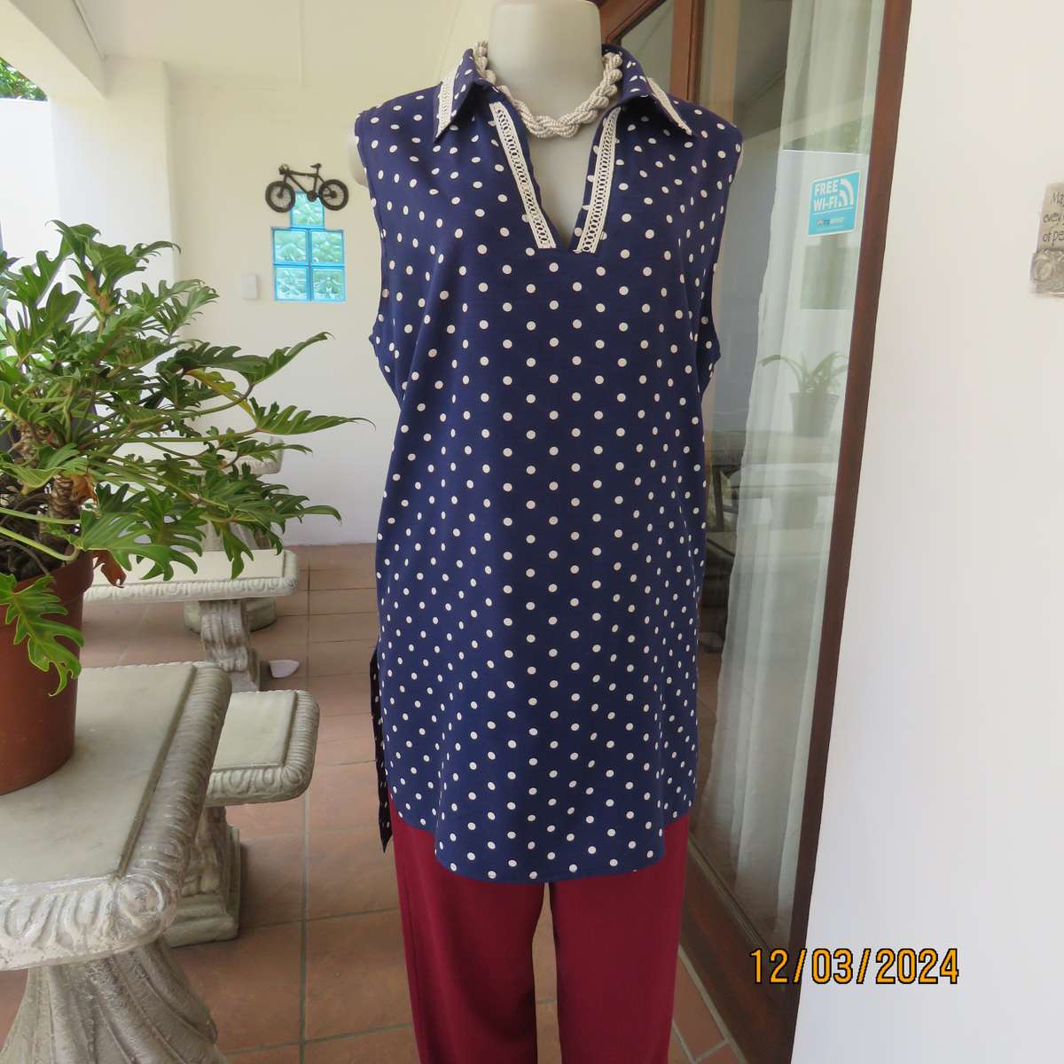 LIMITE Netherlands navy-white polkadot  long polyester top. Collar.Front opening.Size 40.