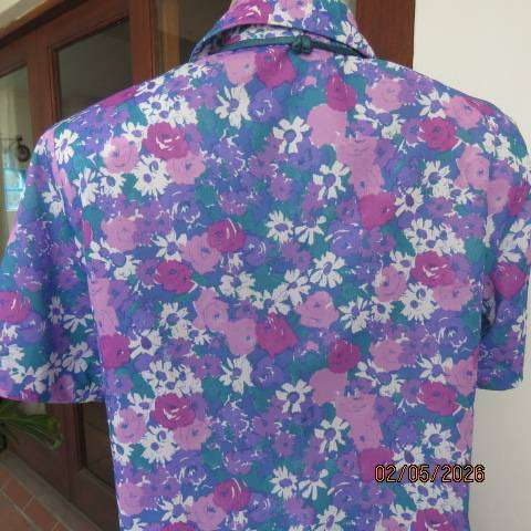 Vintage floral button-down short sleeve top in blue, purple & pink, size 36