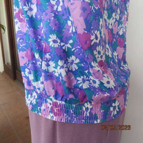 Vintage floral button-down short sleeve top in blue, purple & pink, size 36