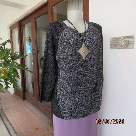 Black polyester and silver lurex knitted long sleeve glamour sweater size 42